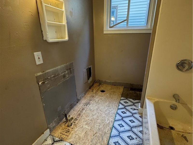 2218 Forestdale Avenue, Cleveland, OH 44109 Photo 8