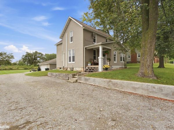 206 E Main Street, Wayland, IA 52654