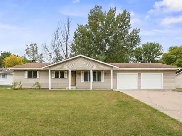318 Stoney Point Road SW, Hutchinson, MN 55350