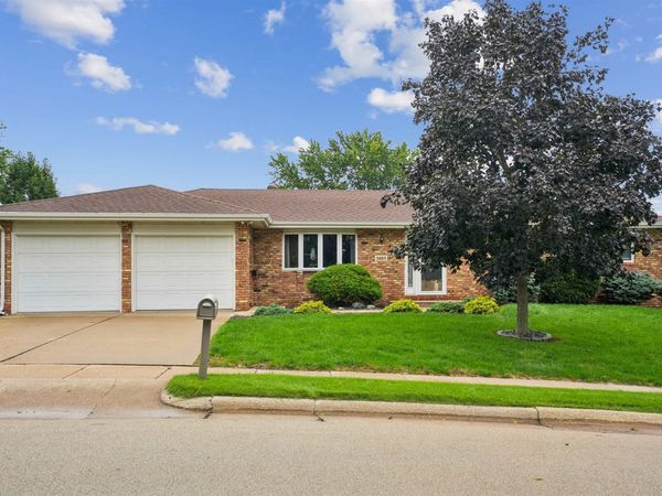 3883 Short Street, Dubuque, IA 52002