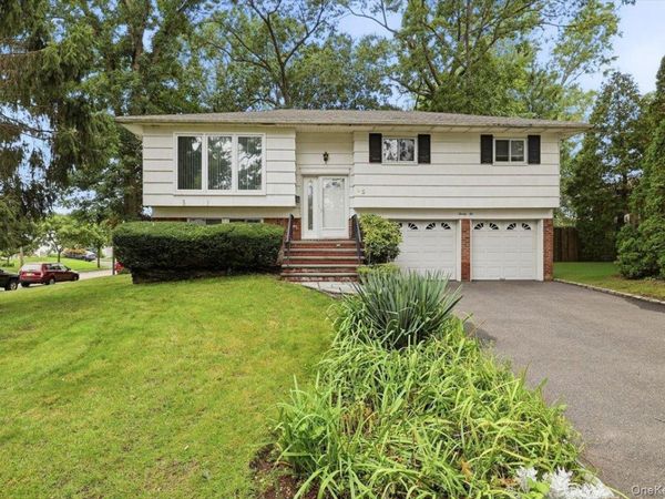 22 Cedar Street, Syosset, NY 11791