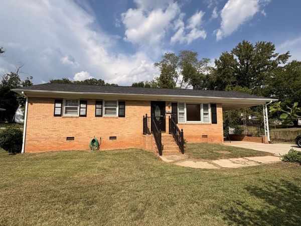 204 W Nims Avenue, Mount Holly, NC 28120