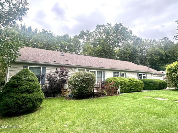 4703 E Schoolhouse Road, Port Clinton, OH 43452