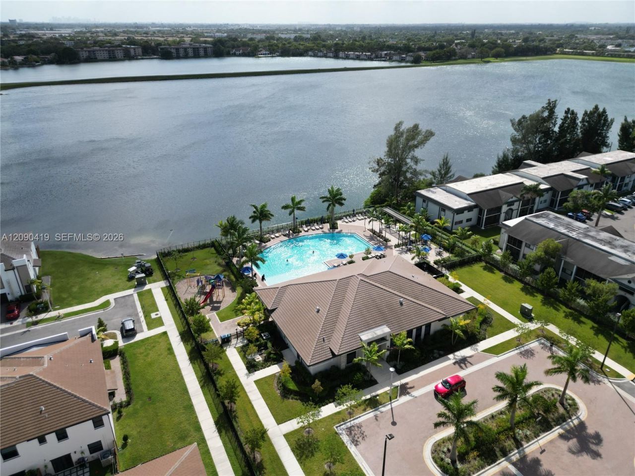 957 NE 211th St , Miami, FL 33179 Photo