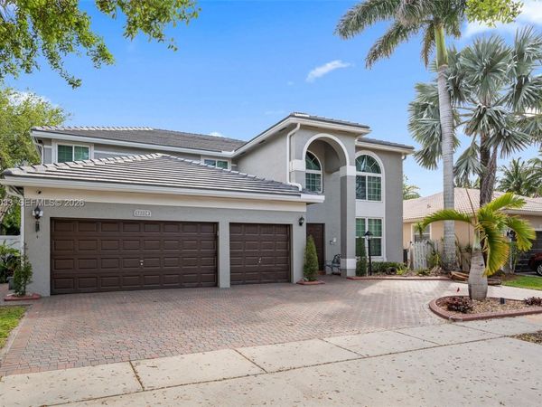 12724 NW 18th Ct , Pembroke Pines, FL 33028