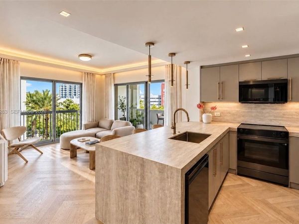 2740 SW 28th Terrace , Unit 602, Miami, FL 33133