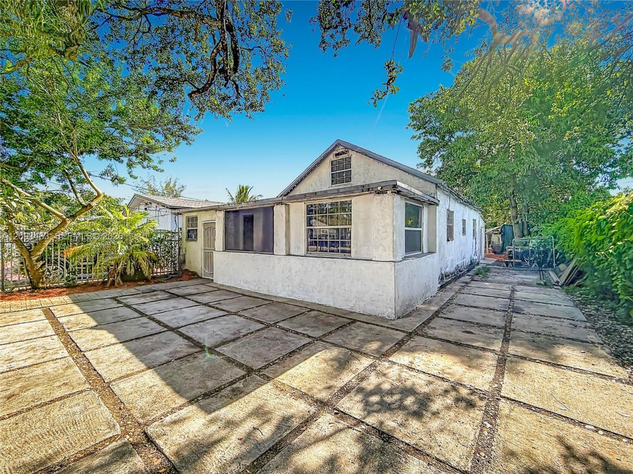 4433 NW 22nd Ct, Miami, FL 33142 Photo