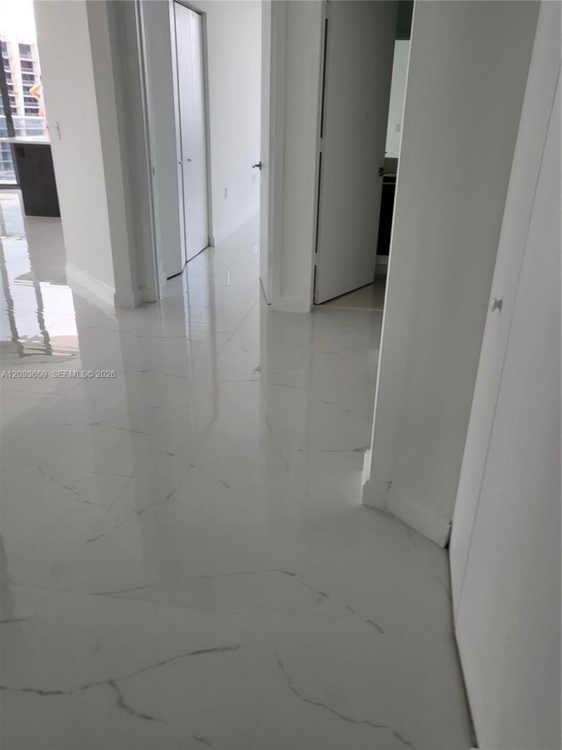 45 SW 9th Street , Unit 4303, Miami, FL 33130 Photo