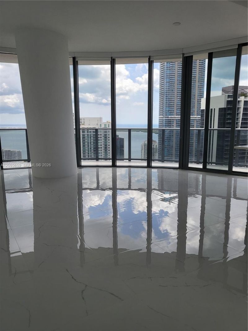 45 SW 9th Street , Unit 4303, Miami, FL 33130 Photo