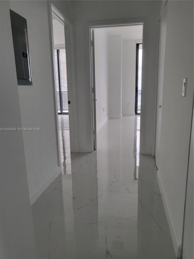 45 SW 9th Street , Unit 4303, Miami, FL 33130 Photo