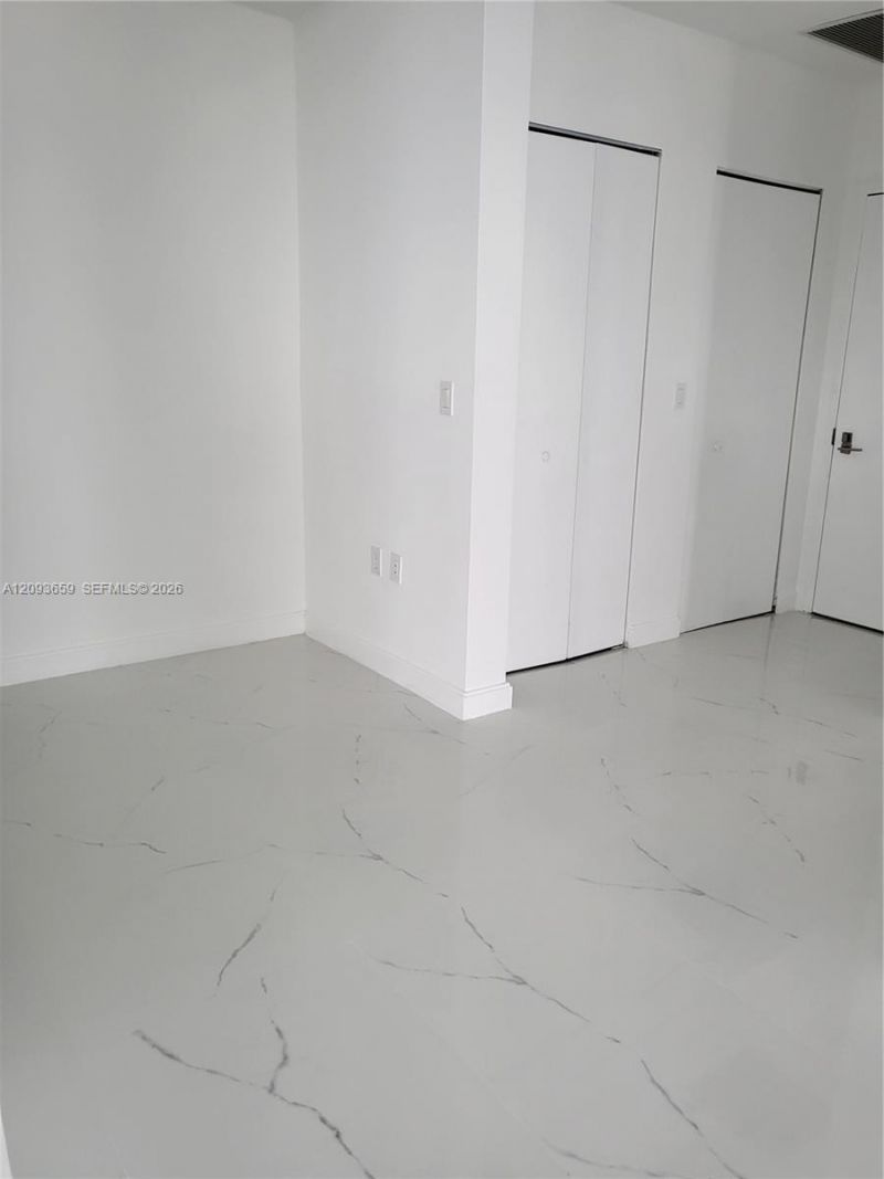 45 SW 9th Street , Unit 4303, Miami, FL 33130 Photo