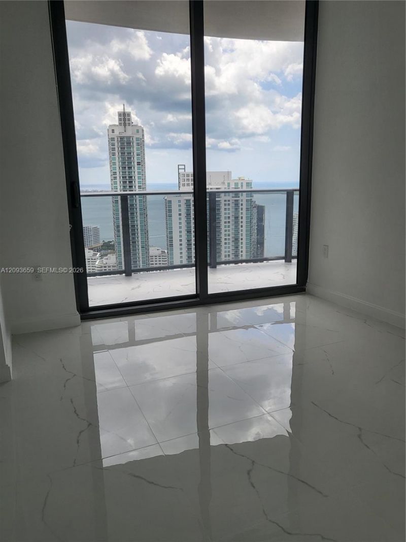 45 SW 9th Street , Unit 4303, Miami, FL 33130 Photo