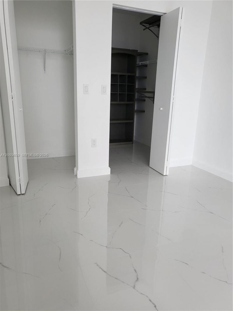 45 SW 9th Street , Unit 4303, Miami, FL 33130 Photo