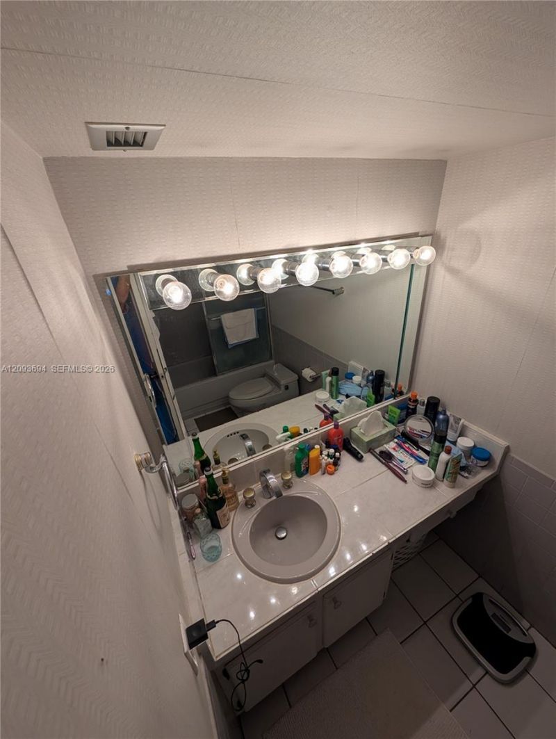 11930 N Bayshore Dr, Unit 502, North Miami, FL 33181 Photo