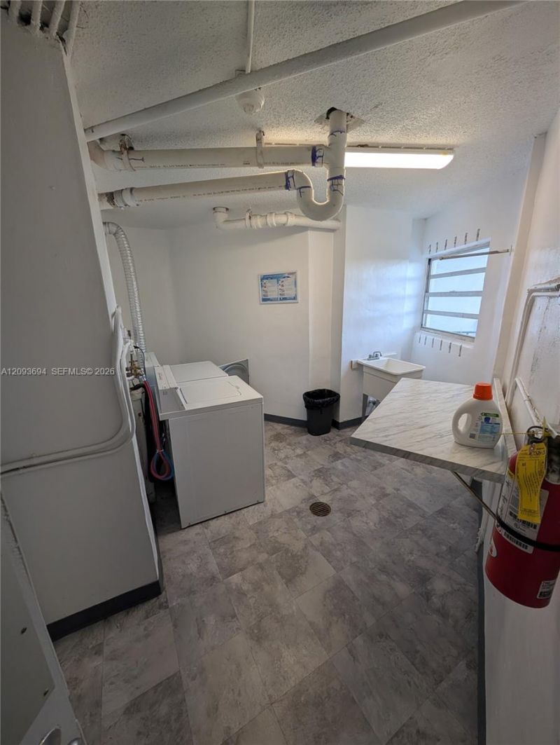 11930 N Bayshore Dr, Unit 502, North Miami, FL 33181 Photo