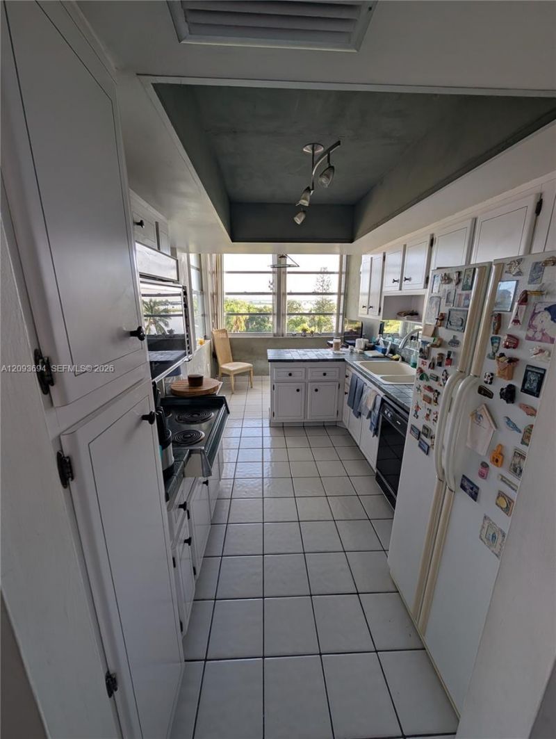 11930 N Bayshore Dr, Unit 502, North Miami, FL 33181 Photo
