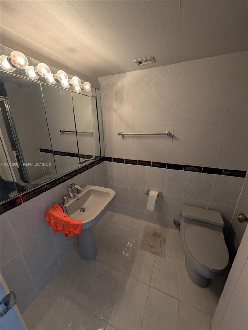 11930 N Bayshore Dr, Unit 502, North Miami, FL 33181 Photo
