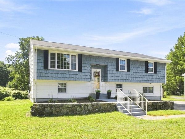 2040 Central St, Stoughton, MA 02072