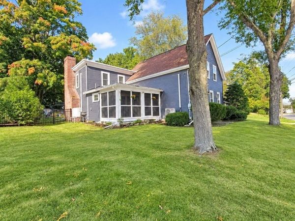 54 Whitehall Rd, Amesbury, MA 01913