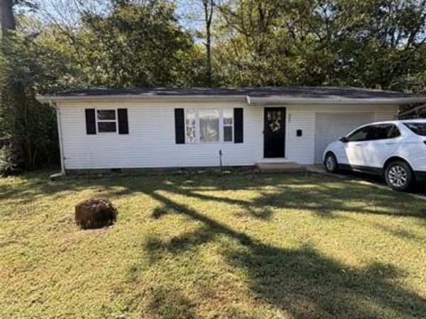 905 Maple Street , Doniphan, MO 63935
