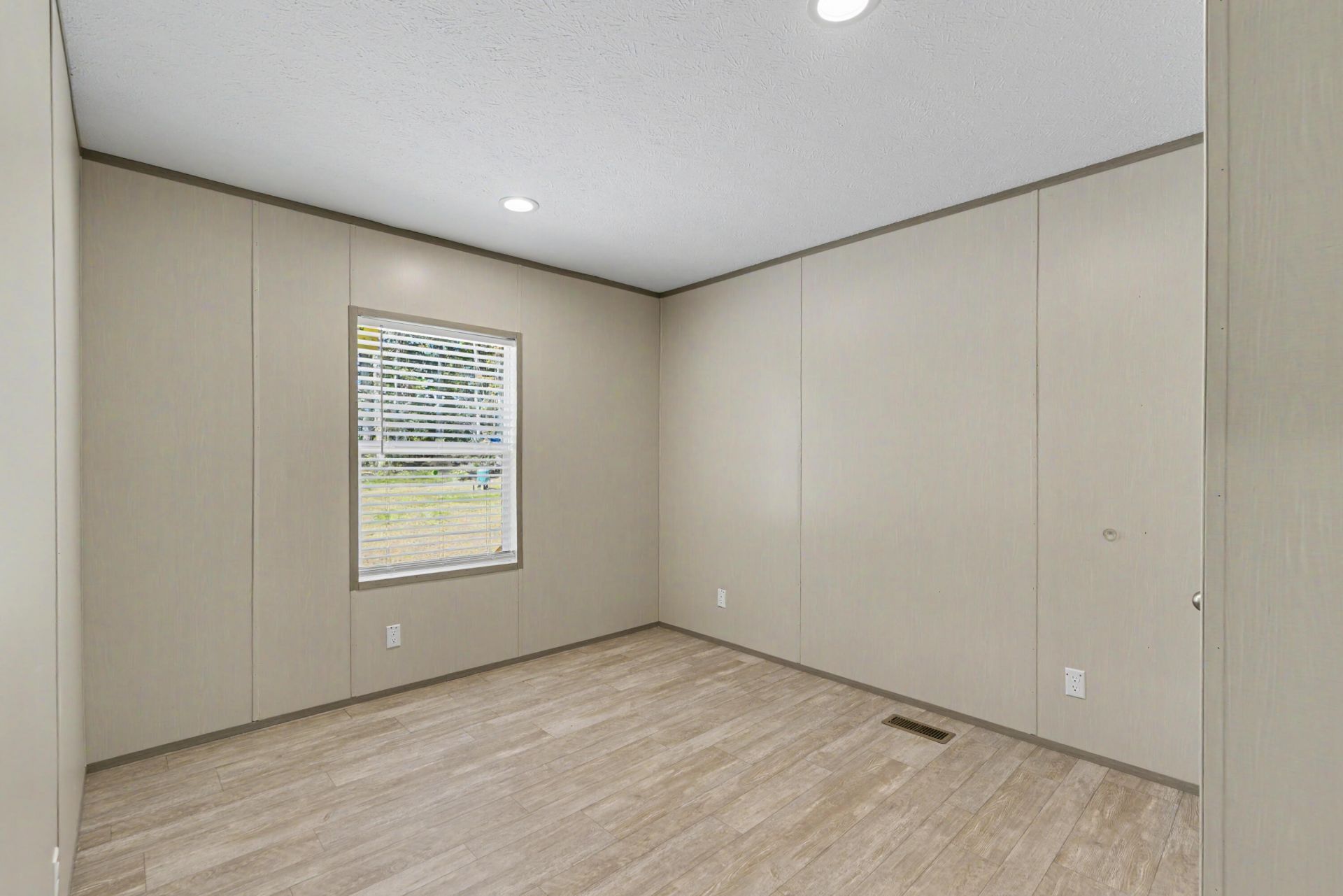 1672 Calamus Pond Road Photo 32