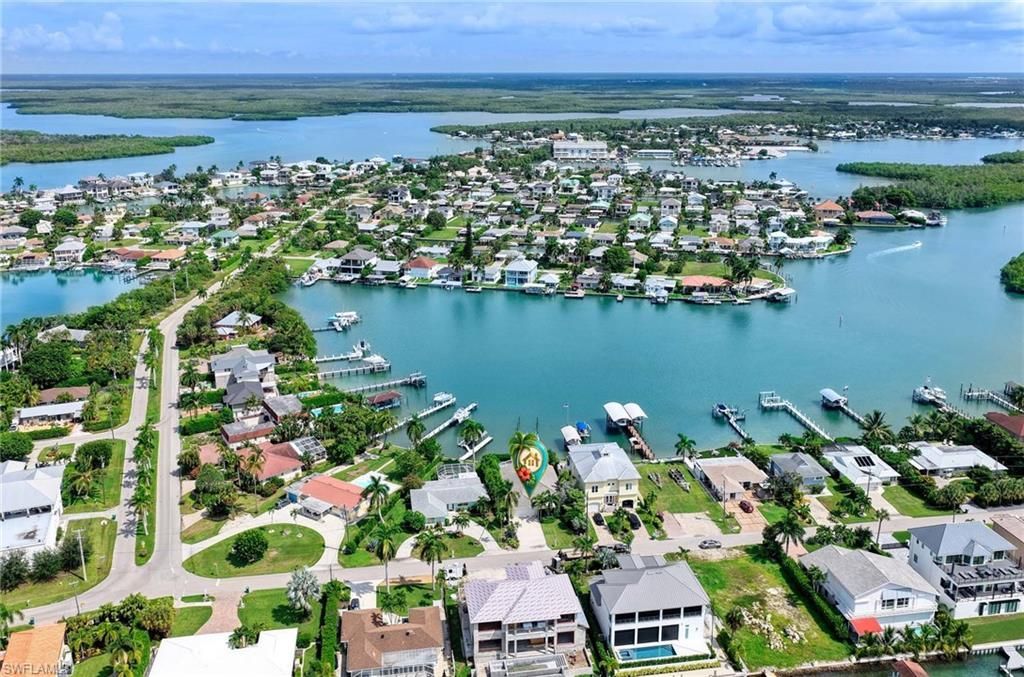 9 Pelican St E, Naples, FL 34113 Photo