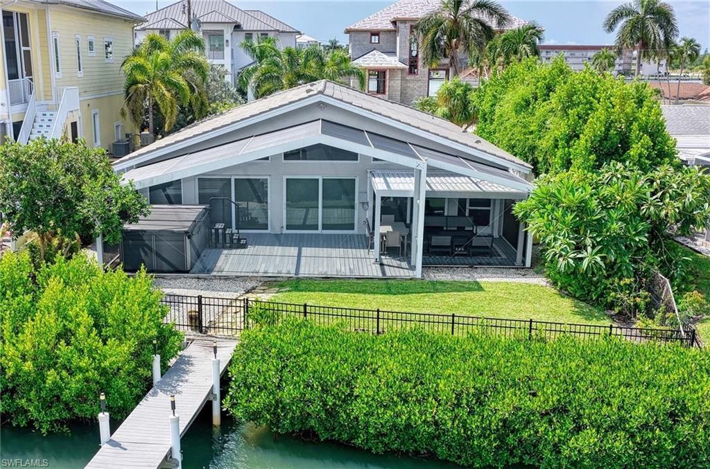 9 Pelican St E, Naples, FL 34113 Photo