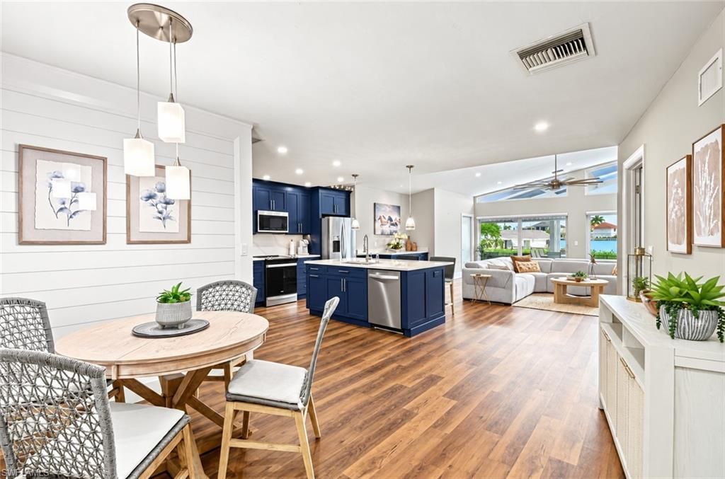 9 Pelican St E, Naples, FL 34113 Photo