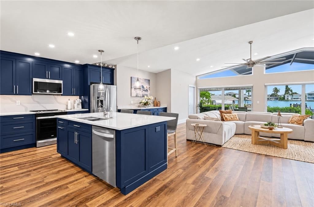 9 Pelican St E, Naples, FL 34113 Photo