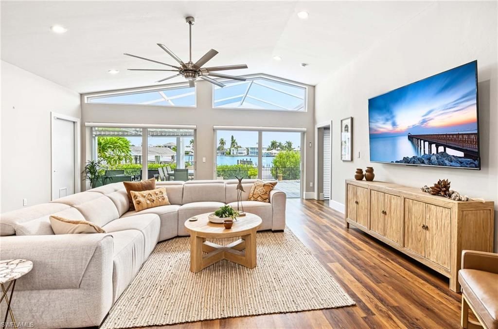 9 Pelican St E, Naples, FL 34113 Photo