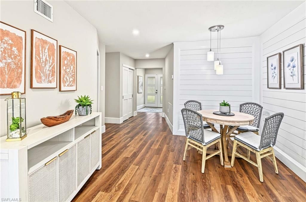 9 Pelican St E, Naples, FL 34113 Photo