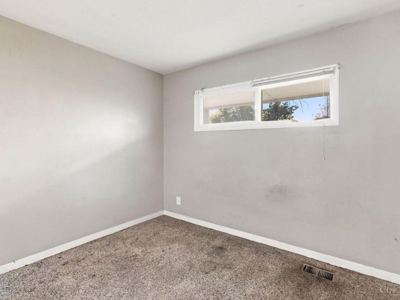 8769 Balboa Drive, Springfield Township, OH 45231 Photo 12