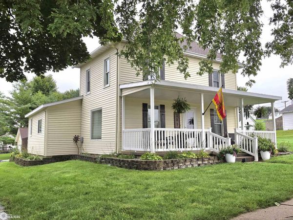 301 4th Avenue, Dedham, IA 51440