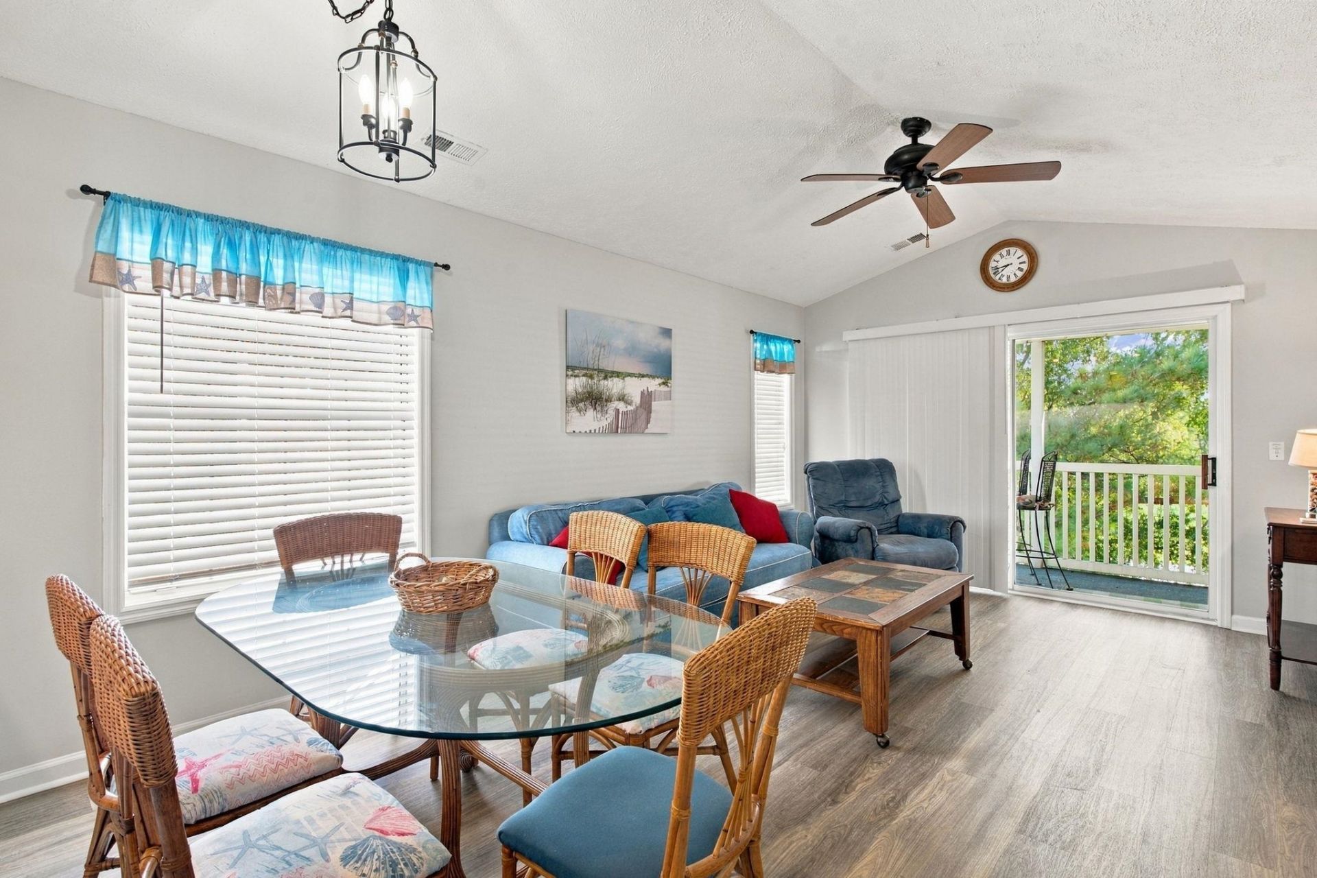 440 Red River Ct. Photo 11