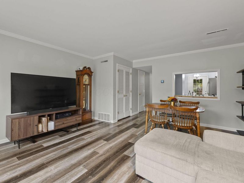 2866 Chateau Circle, Unit 97, Columbus, OH 43221 Photo 11