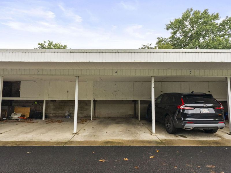2866 Chateau Circle, Unit 97, Columbus, OH 43221 Photo 27