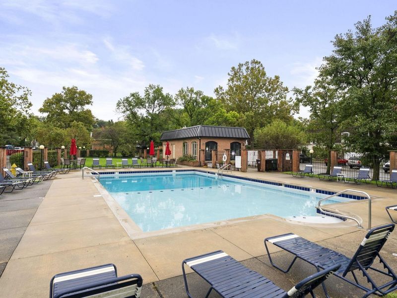2866 Chateau Circle, Unit 97, Columbus, OH 43221 Photo 28