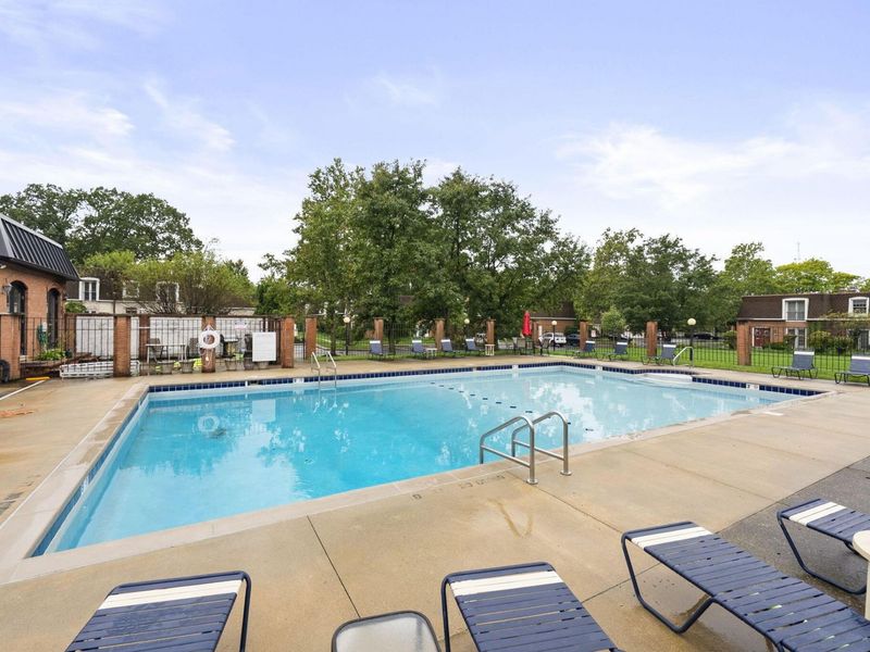 2866 Chateau Circle, Unit 97, Columbus, OH 43221 Photo 29