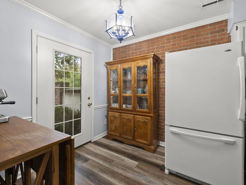 2866 Chateau Circle, Unit 97, Columbus, OH 43221 Photo 6