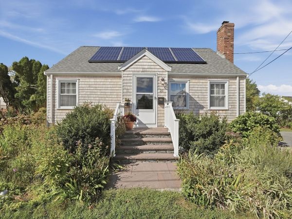 25 Bellevue St, New Bedford, MA 02744