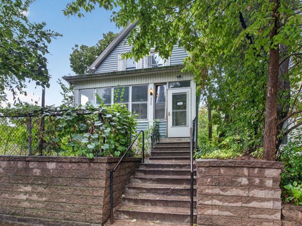 688 Magnolia Avenue E, Saint Paul, MN 55106