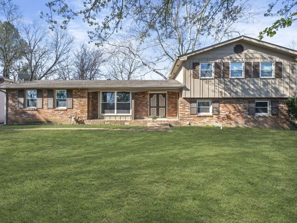 642 Albany Dr , Hermitage, TN 37076