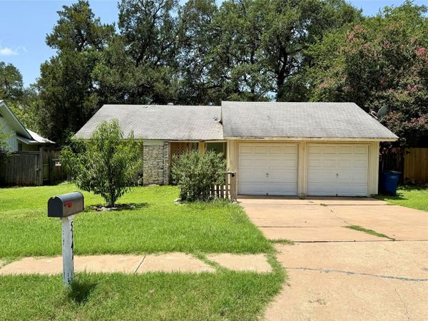 5141 Meadow Creek DR, Austin, TX 78745