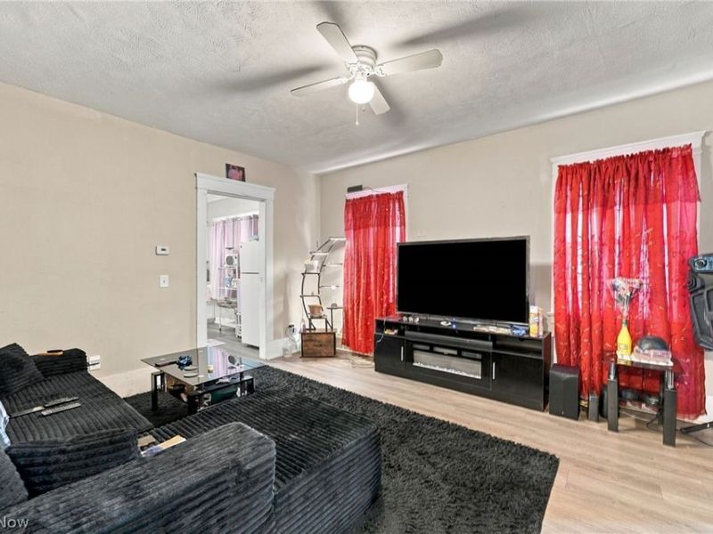 10816 Grandview Avenue, Cleveland, OH 44104 Photo 10