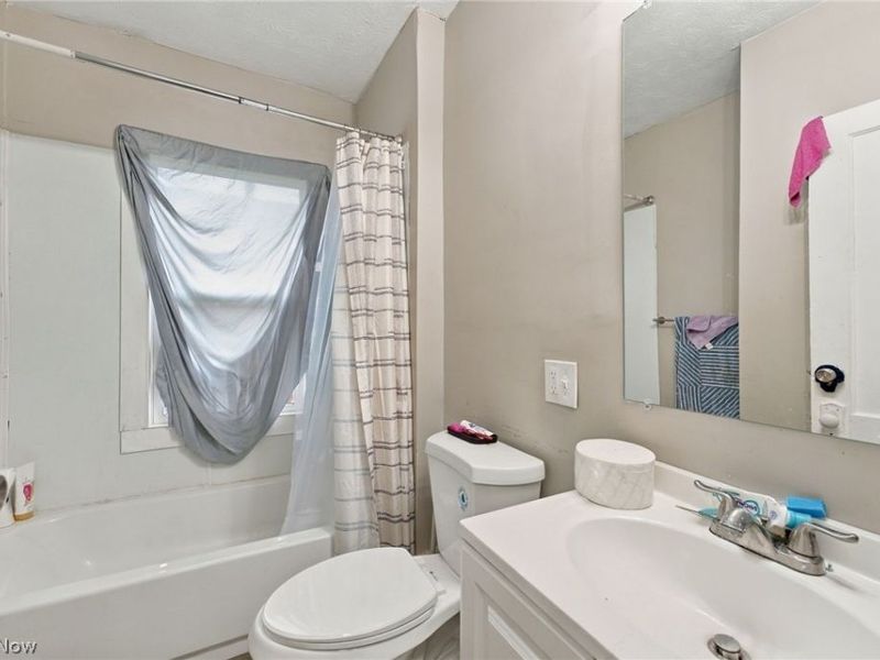 10816 Grandview Avenue, Cleveland, OH 44104 Photo 27