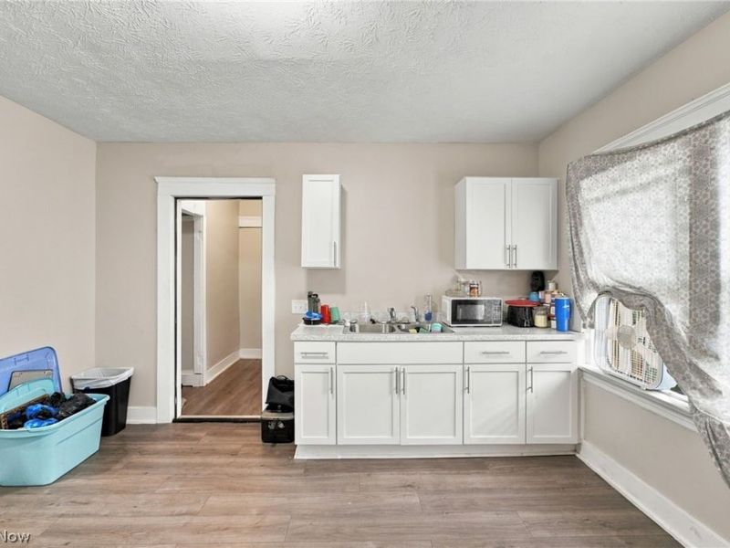 10816 Grandview Avenue, Cleveland, OH 44104 Photo 30