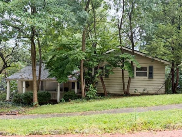 671 Lafayette Drive , Akron, OH 44303