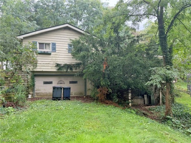 671 Lafayette Drive, Akron, OH 44303 Photo 3