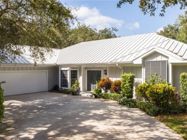 1361 Jonathans Trail , Vero Beach, FL 32963