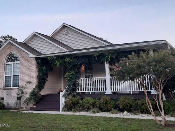 227 E Ivybridge Drive , Hubert, NC 28539